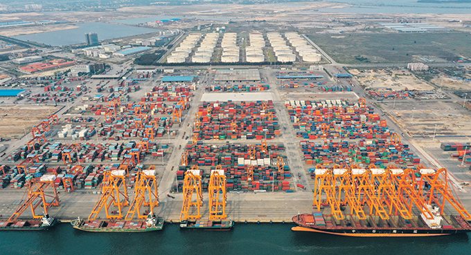 Chiny chcą przyciągać  zagranicznych inwestorów, stwarzając lepsze warunki dla biznesu