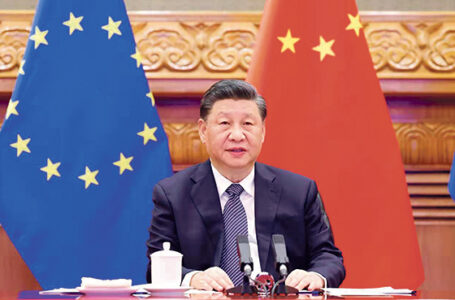 Xi Jinping spotkał się  z Charlesem Michelem  i Ursulą von der Leyen