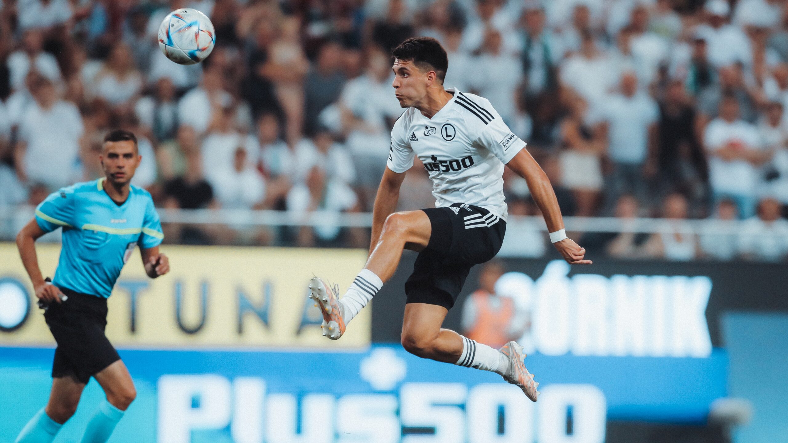 Legia idzie po lidera