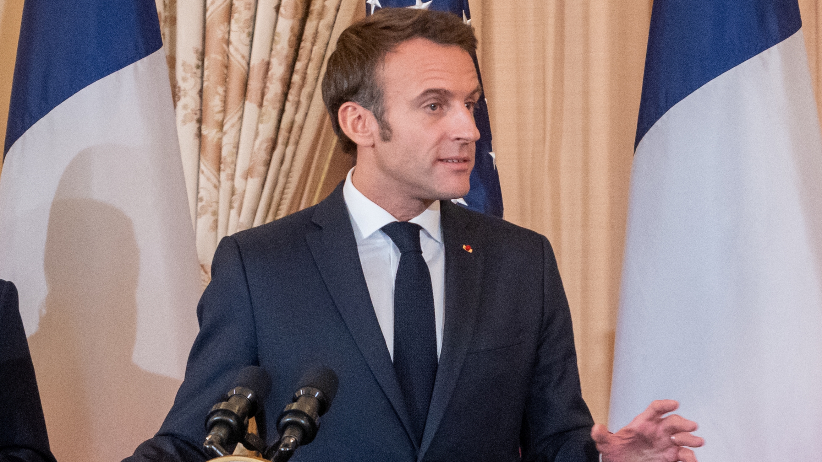 Macron criticizes United States plan