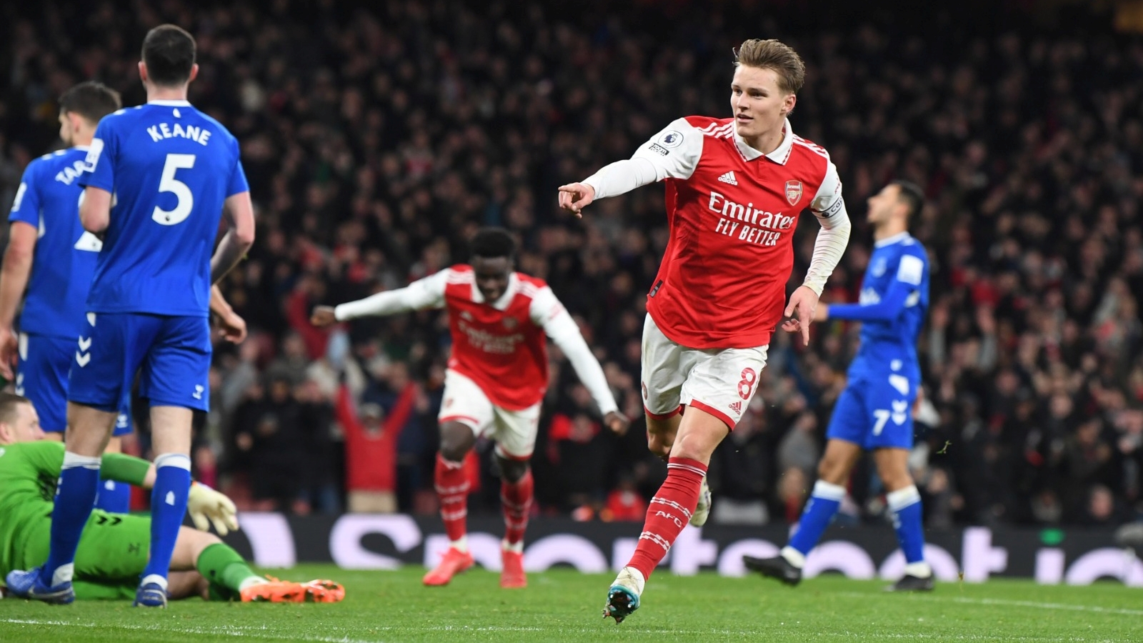 Arsenal ucieka rywalom, trwa dobra passa United