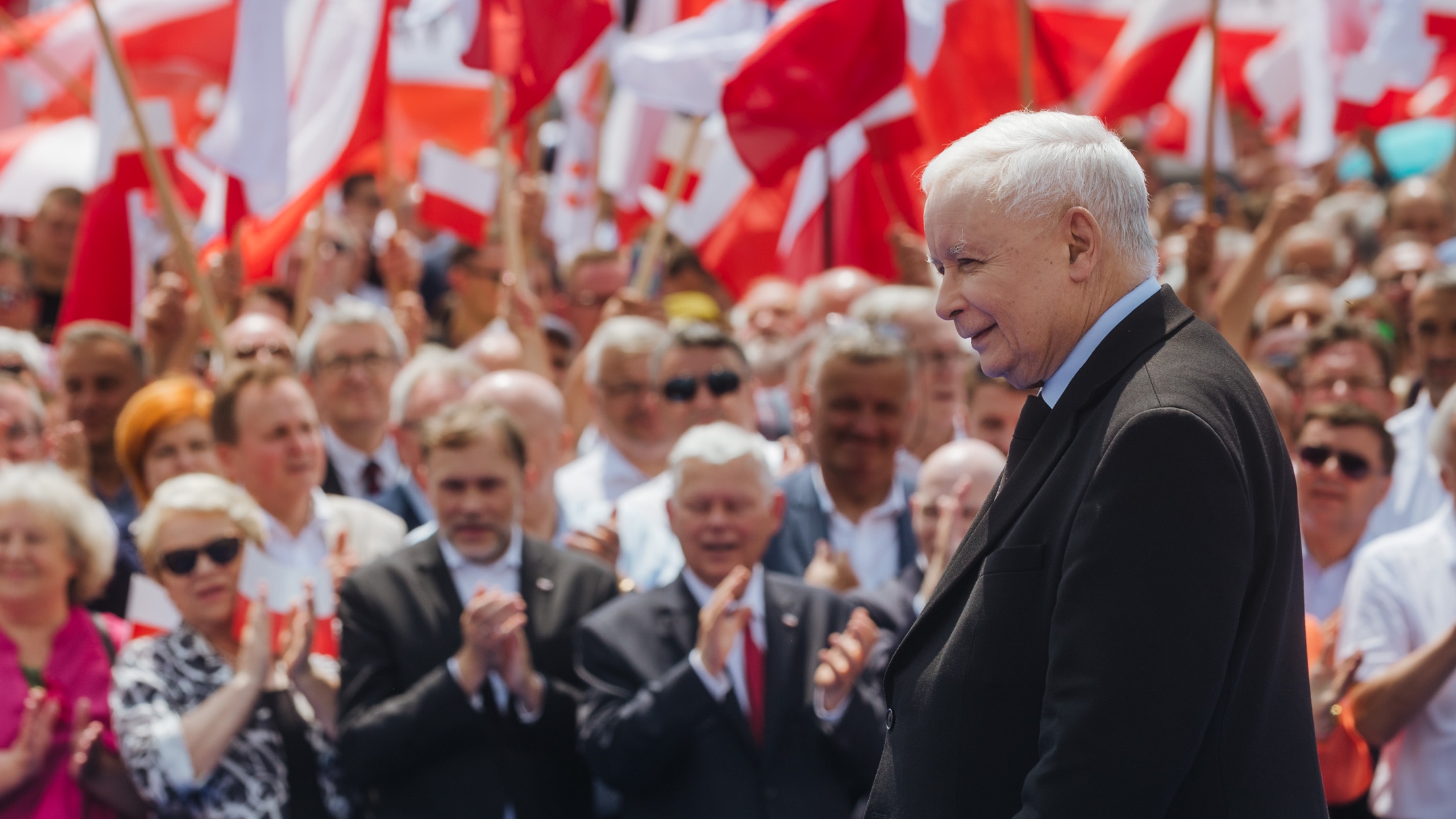 Polacy nie chcą zmian w rządzie, tylko zmiany rządu