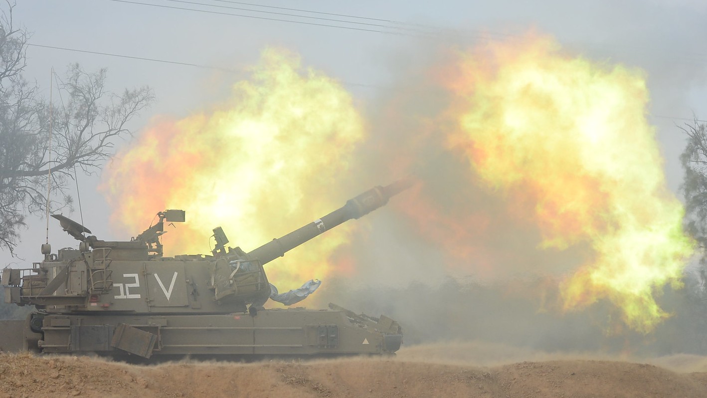 Israeli tanks hit peacekeeping missions