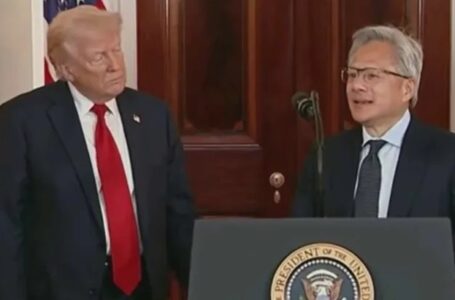 Złota księga wielbicieli Trumpa