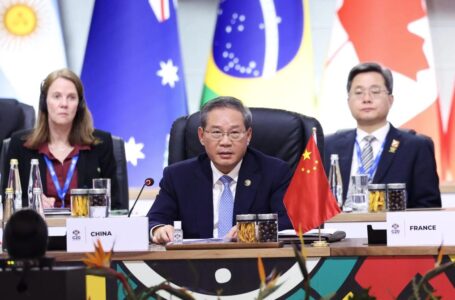 Premier Chin wziął udział i wygłosił przemówienie podczas pierwszej sesji 20. Szczytu G20