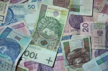 <strong>Inflacja w Polsce spadła do 2,4 proc. Najniżej od wiosny i poniżej celu NBP</strong>