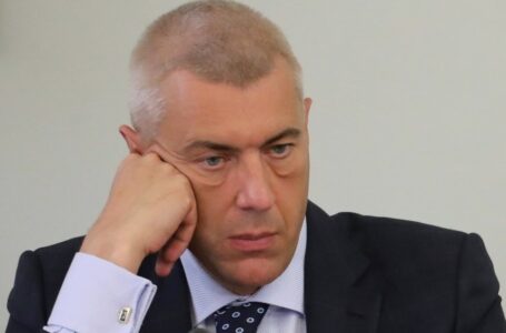 WP: współpracownik Giertycha miał opóźniać proces frankowiczów. Kancelaria miała dostać 8,7 mln zł