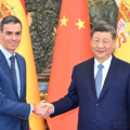 Hiszpania stawia na Chiny – Pedro Sánchez podczas wizyty w Pekinie apeluje o większą rolę Chin wobec wojny z Iranem