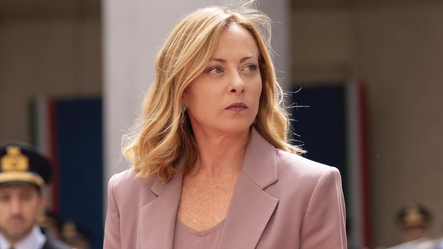 Meloni i Trump – Giorgia Meloni na okładce do tekstu o kryzysie jej politycznego sojuszu z Donaldem Trumpem