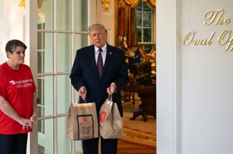 McDonald’s, Iran i papież – chaotyczny briefing Trumpa po fiasku rozmów z Teheranem