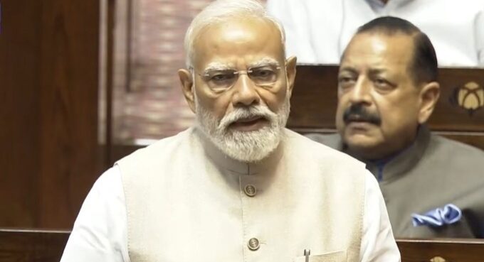 Narendra Modi i parlament Indii – ustawa o kobietach upadła po sporze o mapę wyborczą