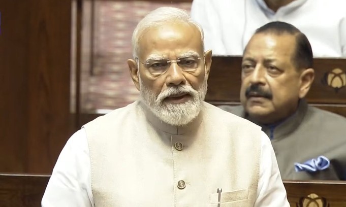 Narendra Modi i parlament Indii – ustawa o kobietach upadła po sporze o mapę wyborczą