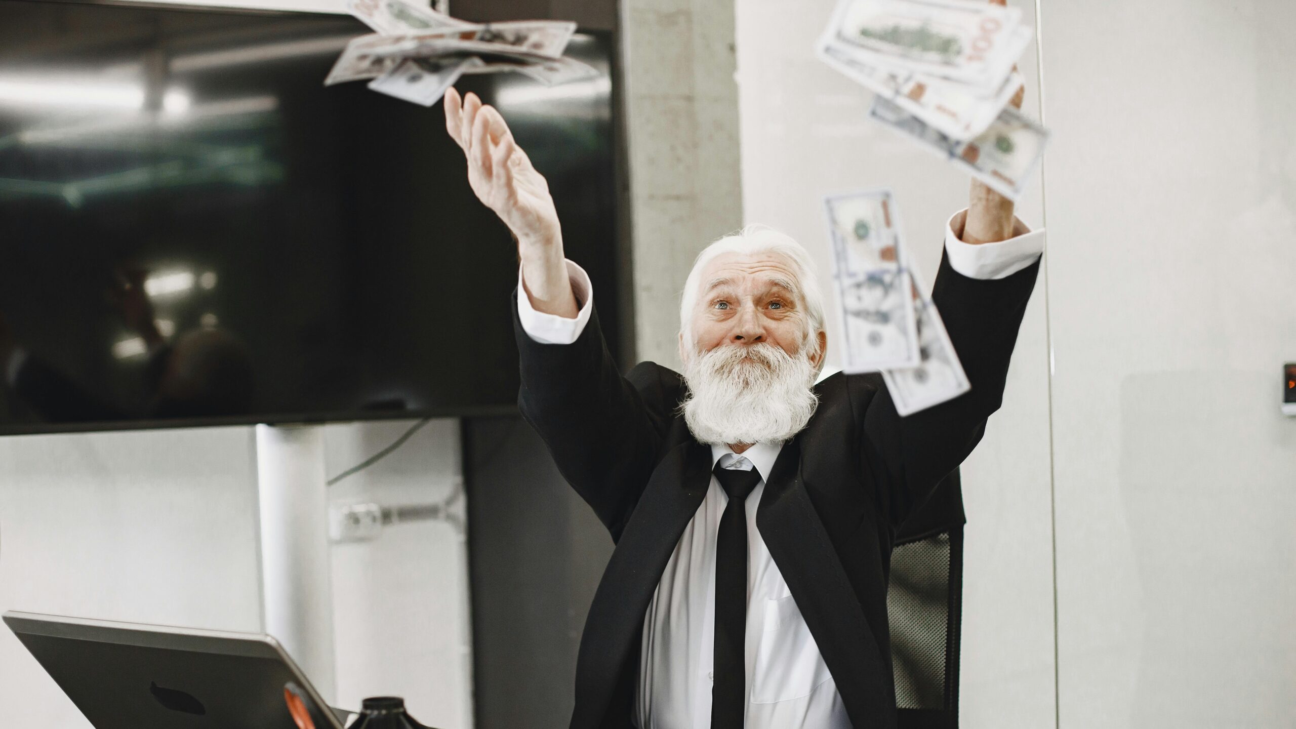 wynagrodzenia prezesów banków i płacowa przepaść między zarządami a pracownikami.