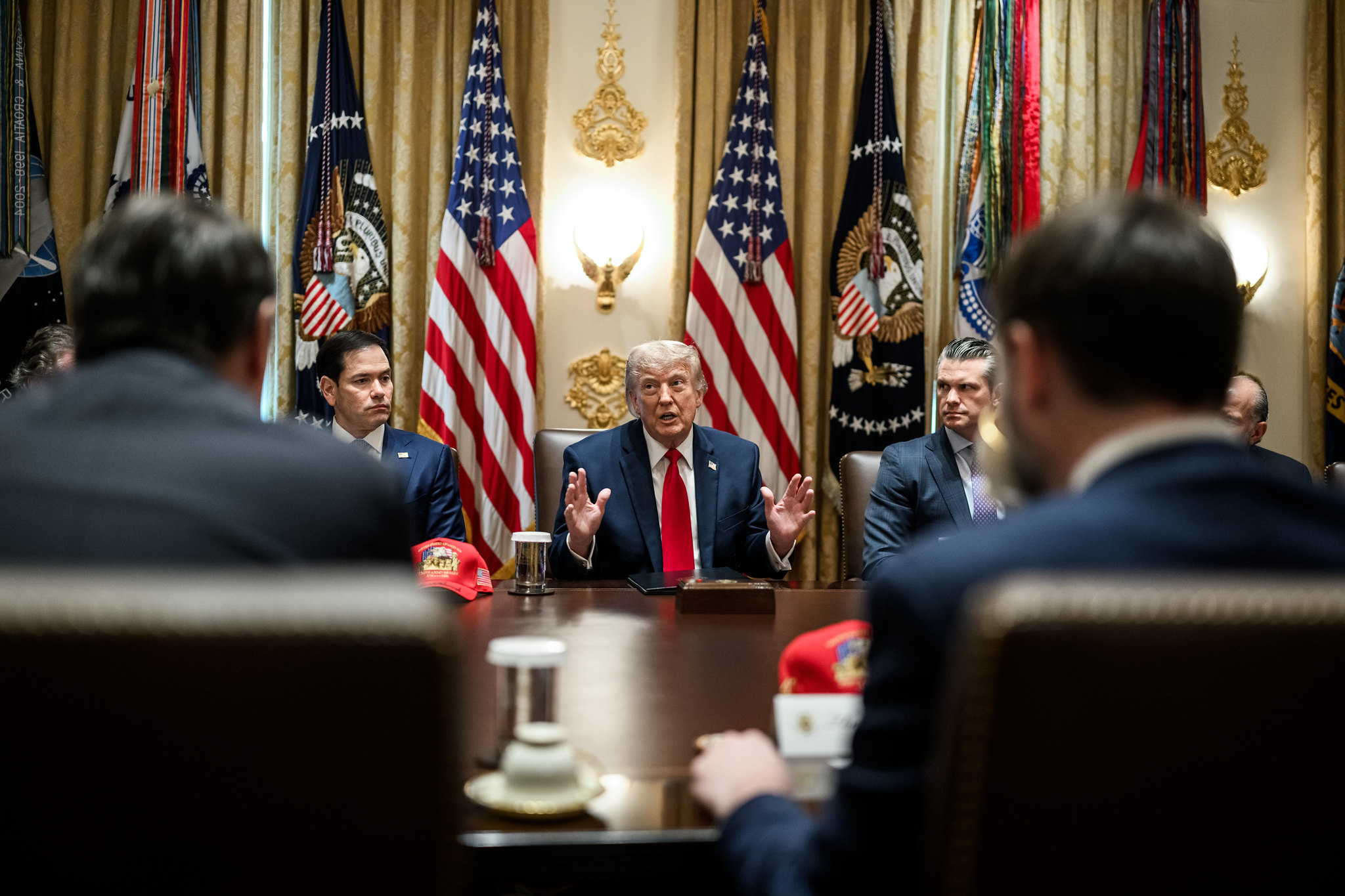 Kongres uderza w wojnę Trumpa z Iranem