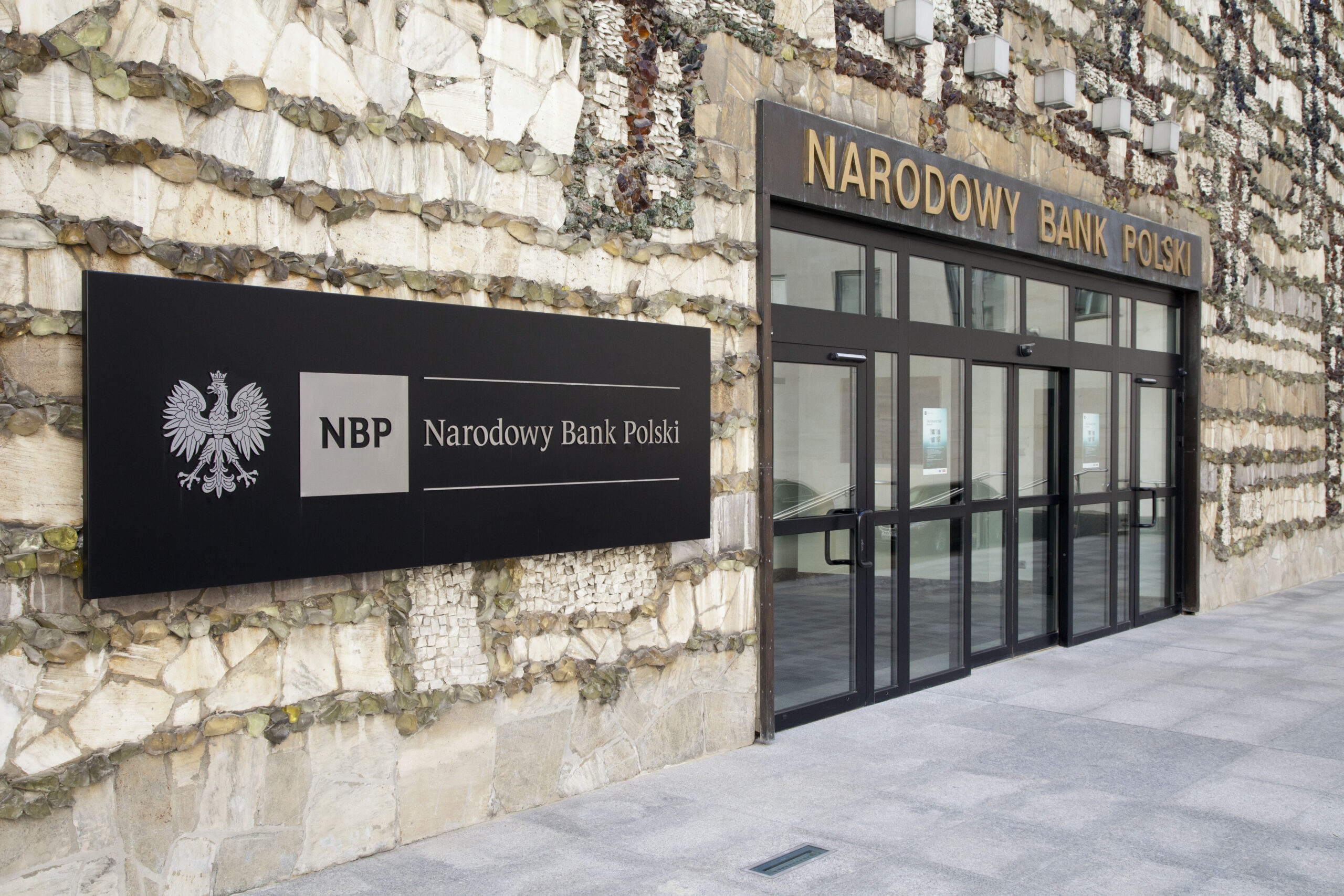 Granice niezależności czy polityczna odpowiedzialność? Sprawa prezesa NBP wchodzi w kluczową fazę