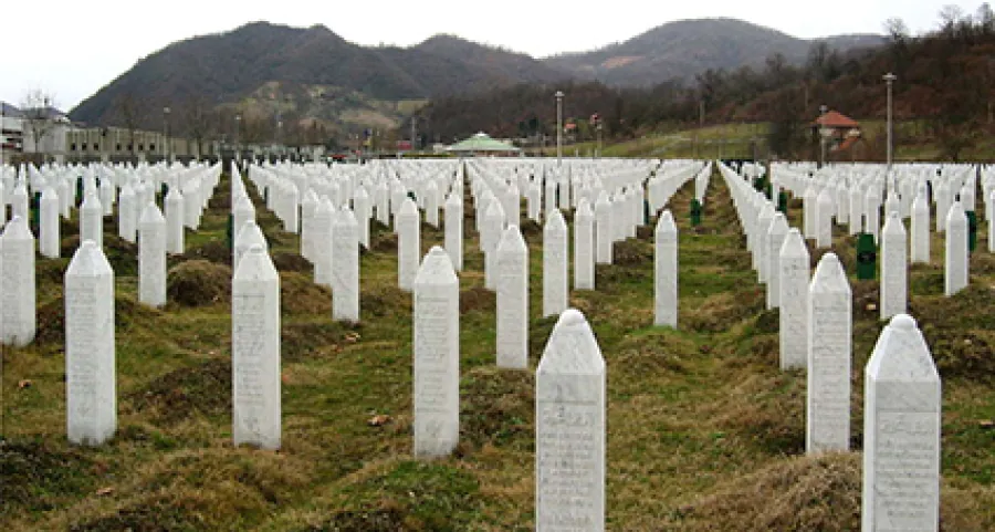 Zapłacą za Srebrenicę
