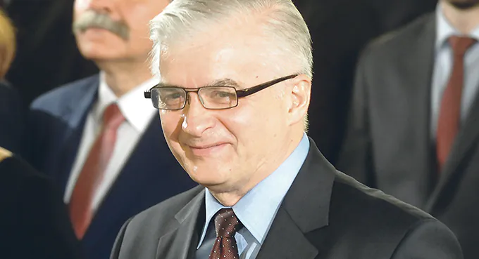 Premier Cimoszewicz popiera