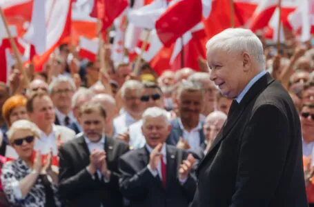 Polacy nie chcą zmian w rządzie, tylko zmiany rządu