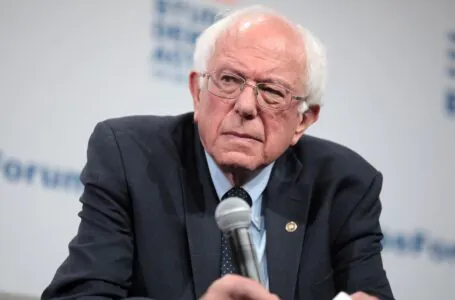 Sanders ogłasza ponadpartyjny projekt ustawy dla ochrony zdrowia