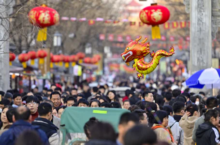 Chińska gospodarka rozpoczyna rok od silnego ożywienia budząc zaufanie na całym świecie