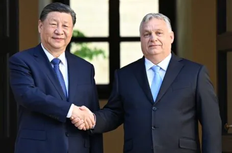 Przewodniczący Chin Xi Jinping rozmawiał z premierem Węgier Viktorem Orbanem