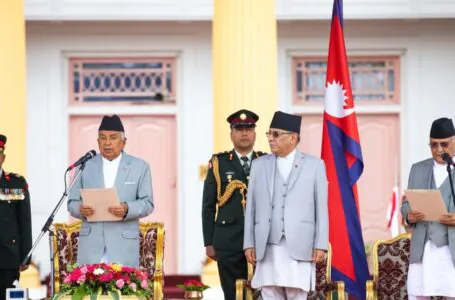 Nepalscy komuniści i powrót na chińskie tory