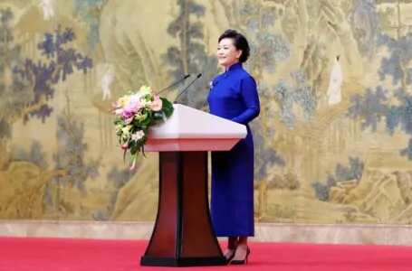 Peng Liyuan i małżonki przywódców wielu afrykańskich krajów wzięły udział w chińsko-afrykańskiej konferencji na temat edukacji kobiet